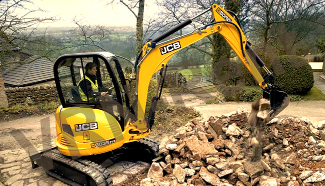 ������ ����-����������� JCB 8035 ZTS � ��������